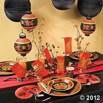 Tổng hợp cách trang trí nhà cửa ngày tết đơn giản đẹp mắt 9 Trang trí bàn tết với phong bao lì xì